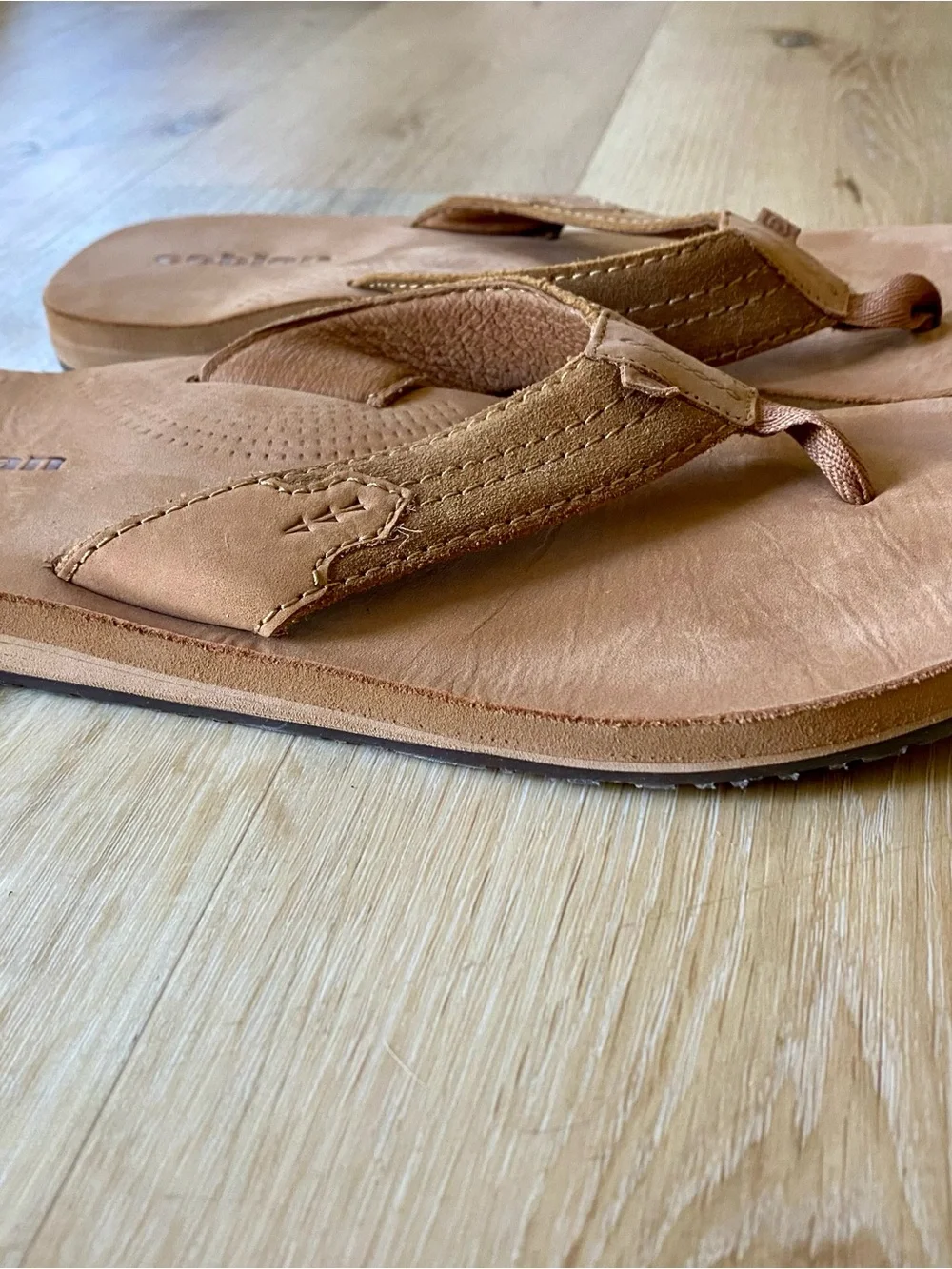 NEW Cobian Campo Del Sol Lazo Men’s Leather Arch Support Flip Flops Salt + Light